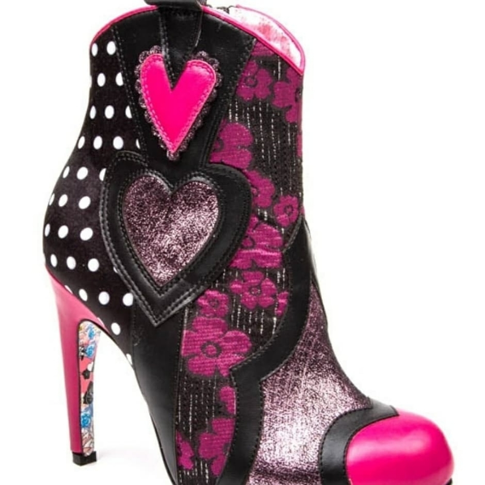 Boots - Picture 2 of 7